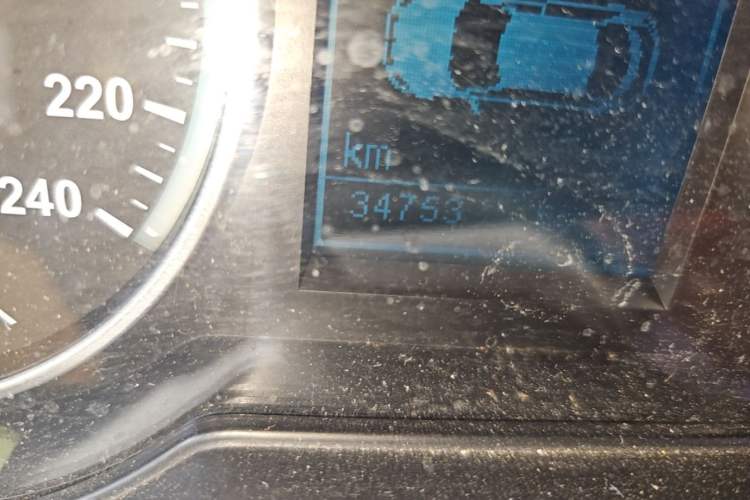 Used Brilliance V5 2012 1.6L Manual Comfort Model Odometer Close Up