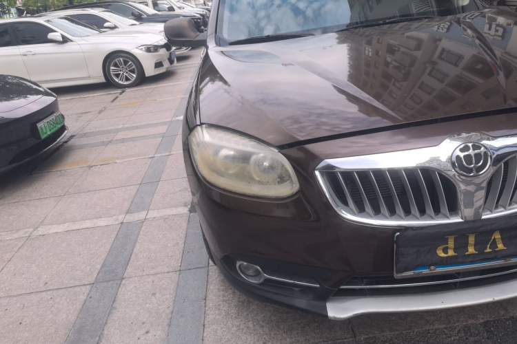 Used Brilliance V5 2012 1.6L Automatic Luxury Version Right Front Headlight