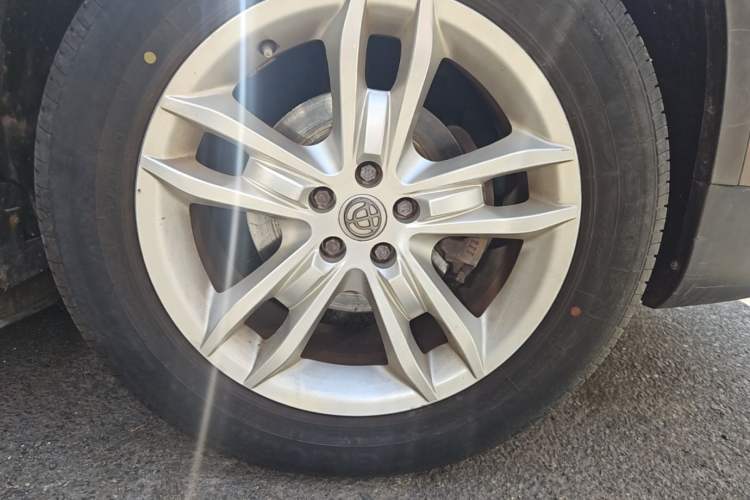 Used Brilliance V5 2012 1.6L Manual Comfort Model Right Front Wheel Hub