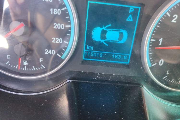 Used Brilliance V5 2012 1.6L Automatic Luxury Version Odometer Close Up
