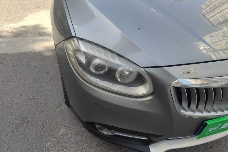 Used Brilliance V5 2012 1.6L Automatic Luxury Version Right Front Headlight