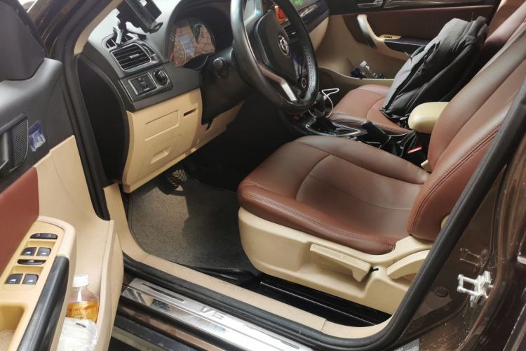 Used Brilliance V5 2012 1.5T Automatic Two-Wheel Drive Luxury Version Driver Seat