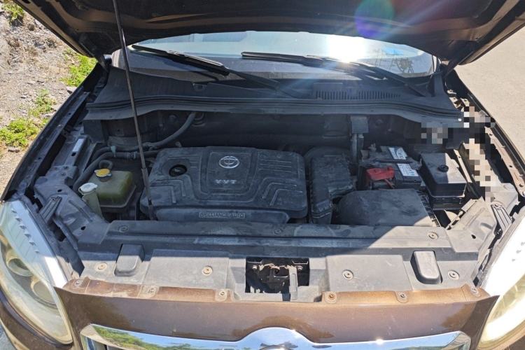 Used Brilliance V5 2012 1.6L Automatic Luxury Version Engine Bay