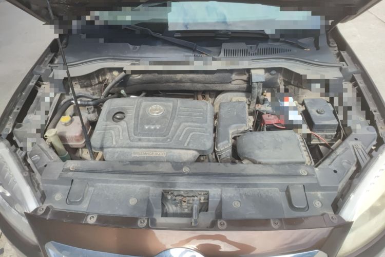 Used Brilliance V5 2012 1.6L Automatic Luxury Version Engine Bay