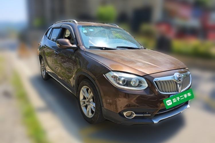 Used Brilliance V5 2012 1.6L Automatic Luxury Version Front Right 45 Deg
