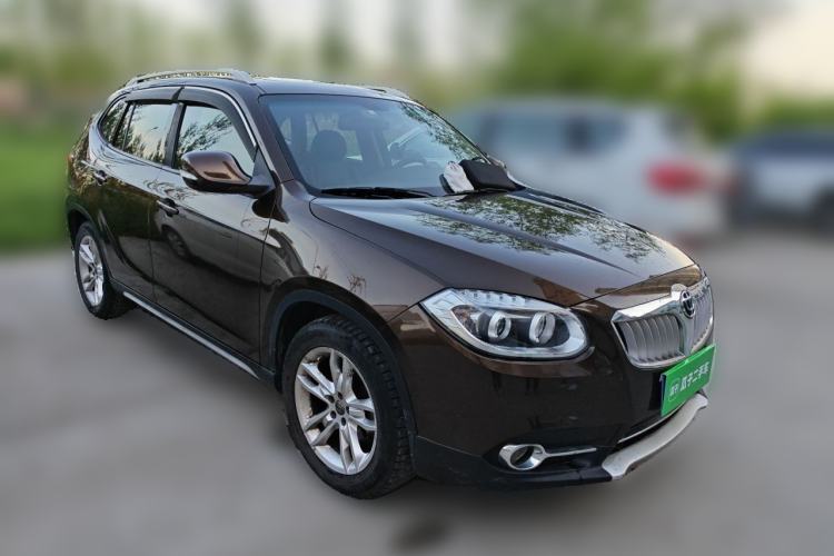Used Brilliance V5 2012 1.5T Automatic Two-Wheel Drive Sport Version Front Right 45 Deg