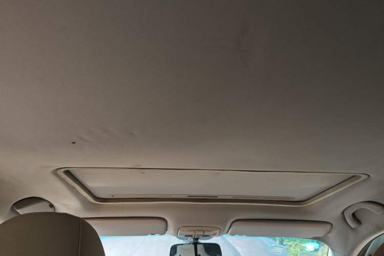 Used Brilliance V5 2012 1.6L Automatic Luxury Version Headliner
