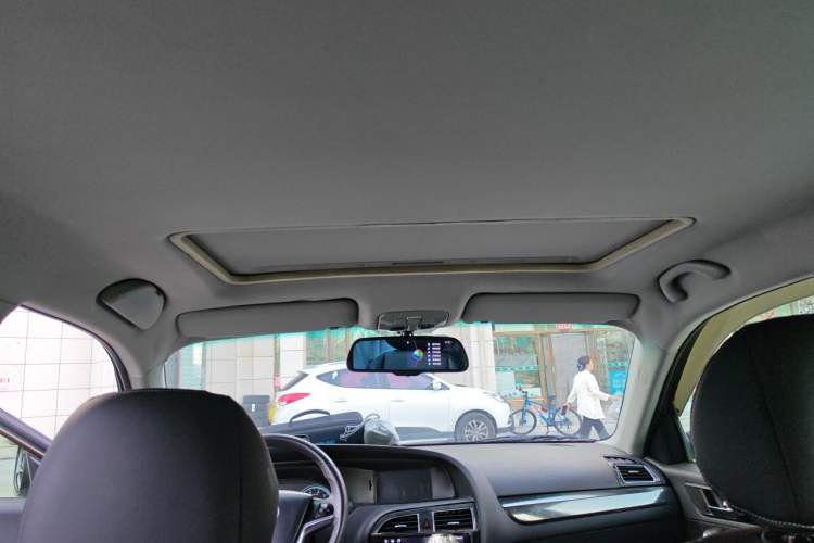 Used Brilliance V5 2012 1.5T Automatic Two-Wheel Drive Sport Version Headliner