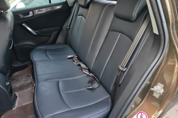 Used Brilliance V5 2012 1.5T Automatic Two-Wheel Drive Sport Version Left Rear Seat