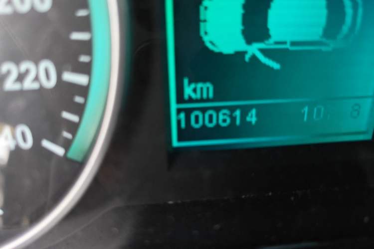 Used Brilliance V5 2012 1.5T Automatic Two-Wheel Drive Sport Version Odometer Close Up