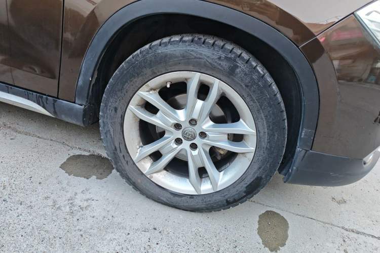 Used Brilliance V5 2012 1.5T Automatic Two-Wheel Drive Sport Version Right Front Wheel Hub