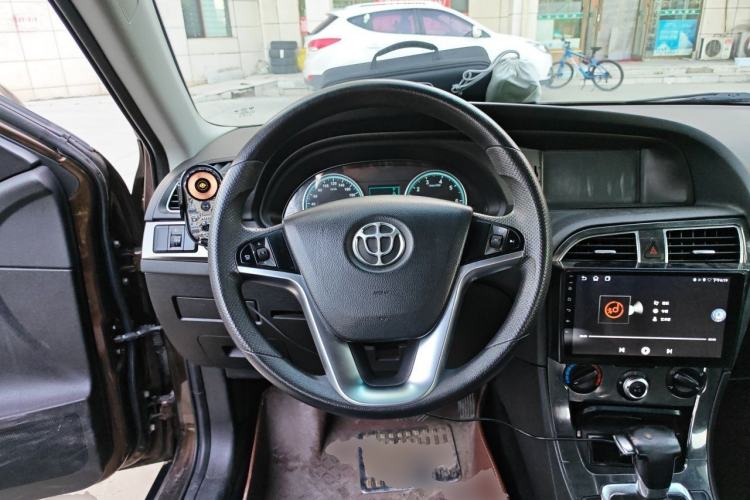 Used Brilliance V5 2012 1.5T Automatic Two-Wheel Drive Sport Version Steering Wheel