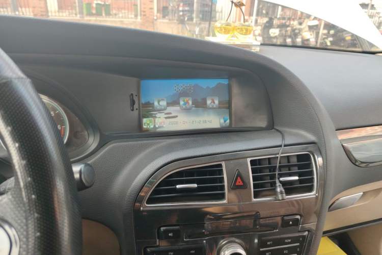 Used Brilliance V5 2012 1.6L Manual Comfort Model Audio And AC Panel
