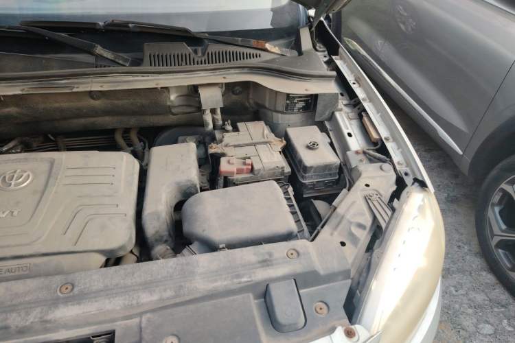 Used Brilliance V5 2012 1.6L Manual Comfort Model Engine Bay Left