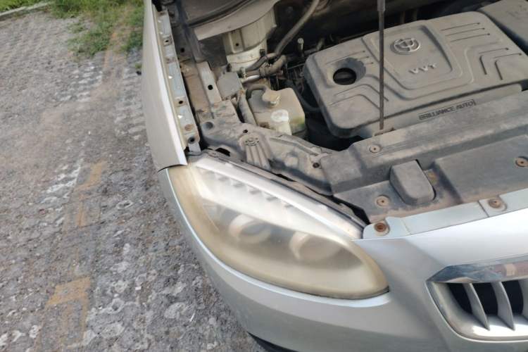 Used Brilliance V5 2012 1.6L Manual Comfort Model Right Front Headlight