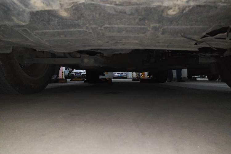 Used Brilliance V5 2012 1.6L Automatic Luxury Version Chassis Front