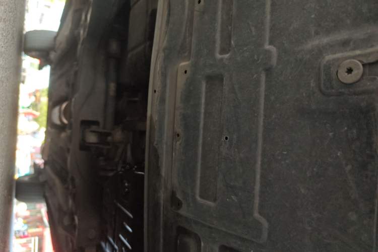 Used Brilliance V5 2012 1.5T Automatic Two-Wheel Drive Sport Version Chassis Front