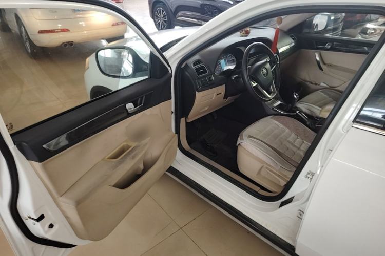 Used Brilliance V5 2012 1.6L Manual Luxury Model Driver Seat