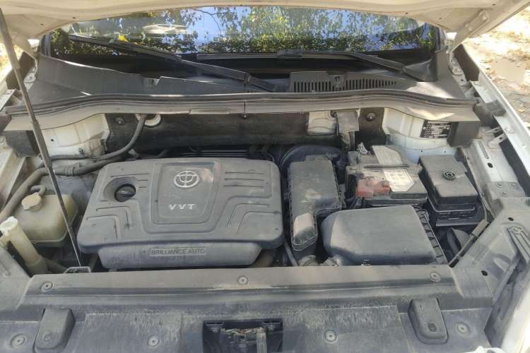 Used Brilliance V5 2012 1.6L Automatic Prestige Model Engine Bay