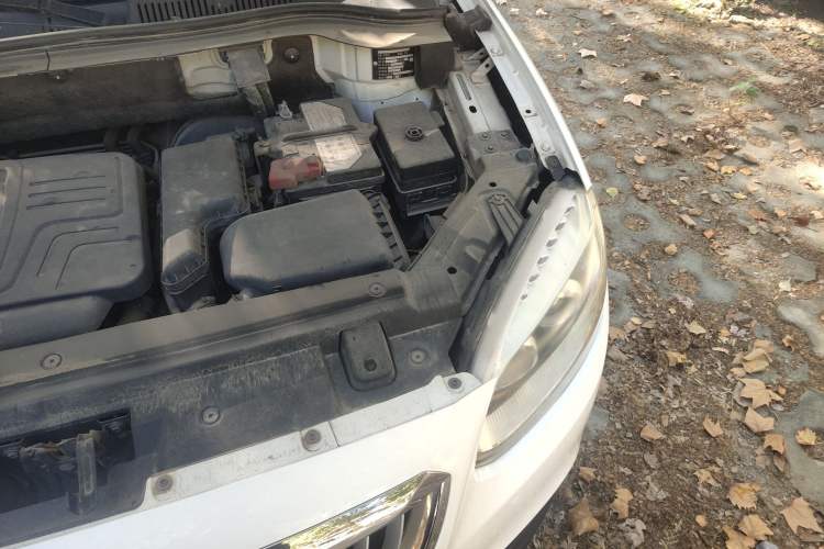 Used Brilliance V5 2012 1.6L Automatic Prestige Model Engine Bay Left