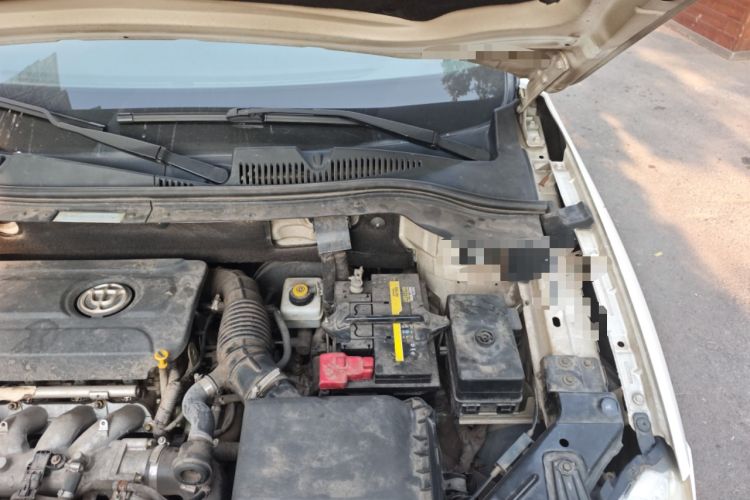 Used Brilliance V5 2012 1.5T Automatic Two-Wheel Drive Sport Version Engine Bay Left