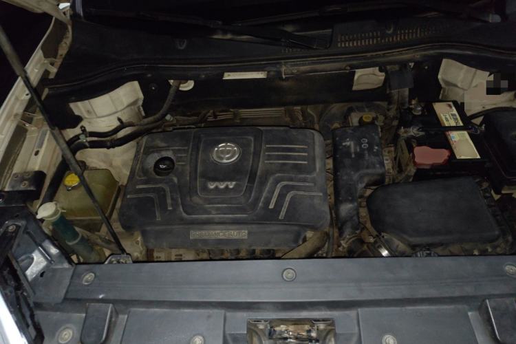 Used Brilliance V5 2012 1.6L Automatic Luxury Version Engine Bay