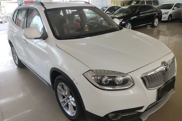 Used Brilliance V5 2012 1.6L Manual Luxury Model Exterior 1
