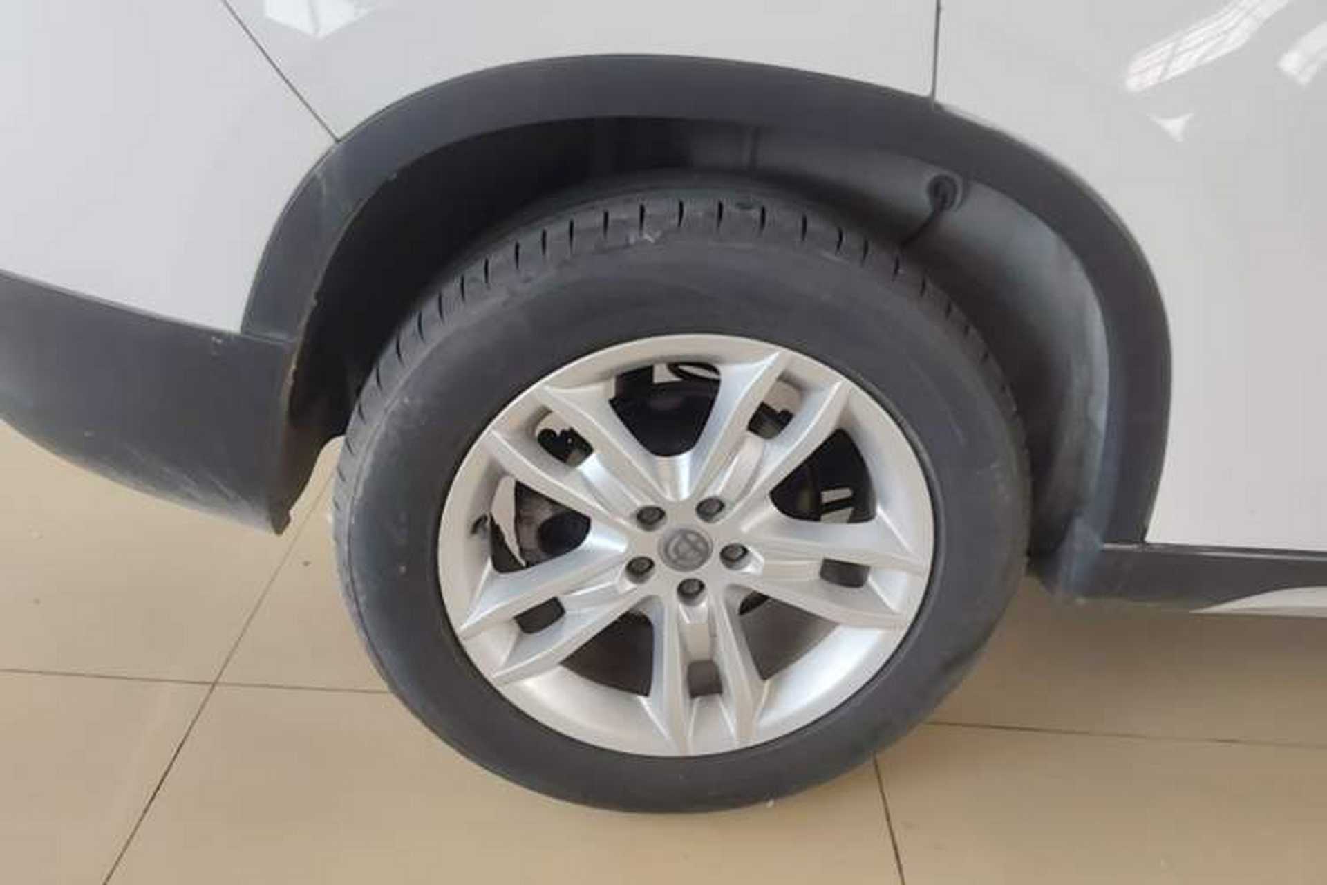 Used Brilliance V5 2012 1.6L Manual Luxury Model Exterior 5