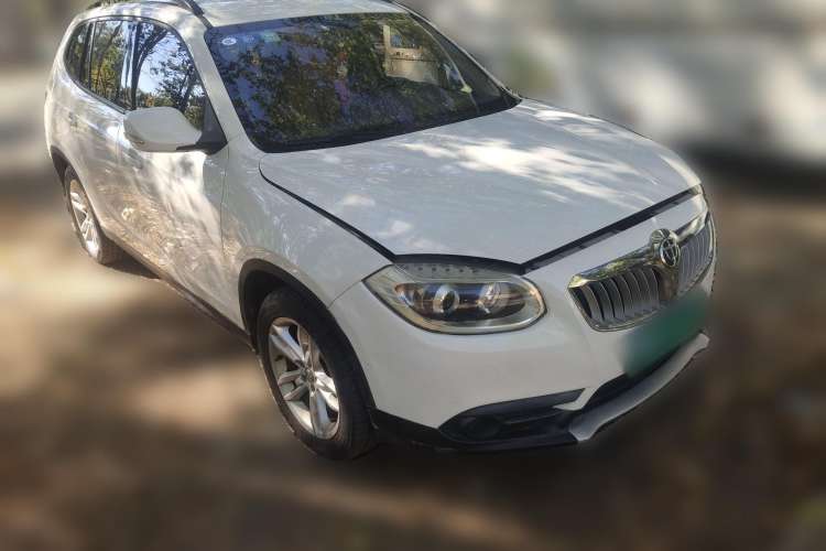 Used Brilliance V5 2012 1.6L Automatic Prestige Model Front Right 45 Deg