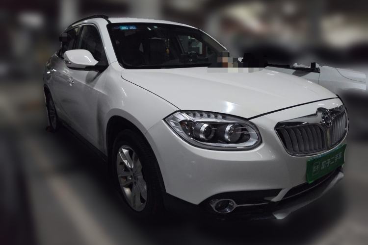 Used Brilliance V5 2012 1.6L Automatic Luxury Version Front Right 45 Deg