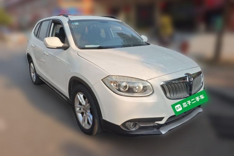 Used Brilliance V5 2012 1.5T Automatic Two-Wheel Drive Sport Version Front Right 45 Deg