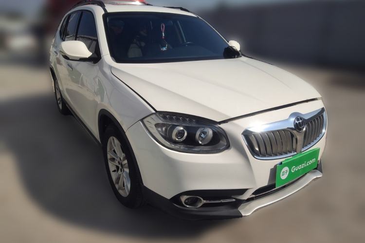 Used Brilliance V5 2012 1.6L Automatic Luxury Version Front Right 45 Deg