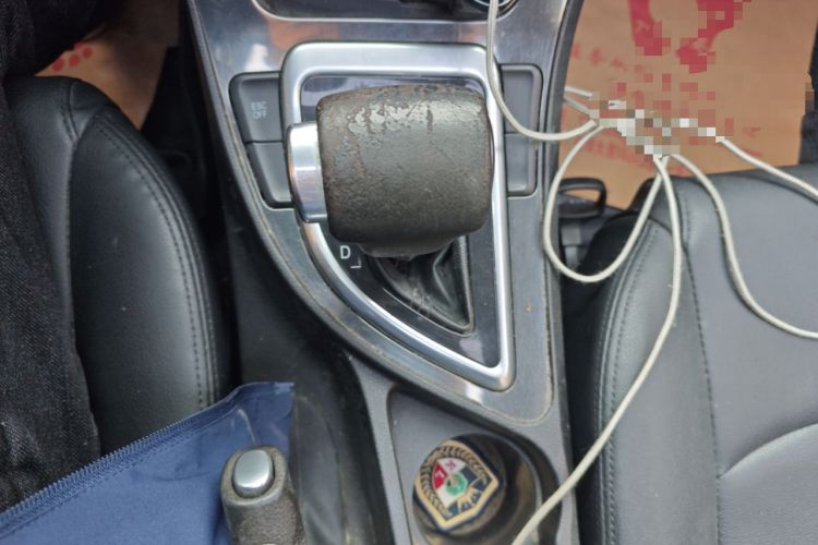 Used Brilliance V5 2012 1.5T Automatic Two-Wheel Drive Sport Version Gear Lever
