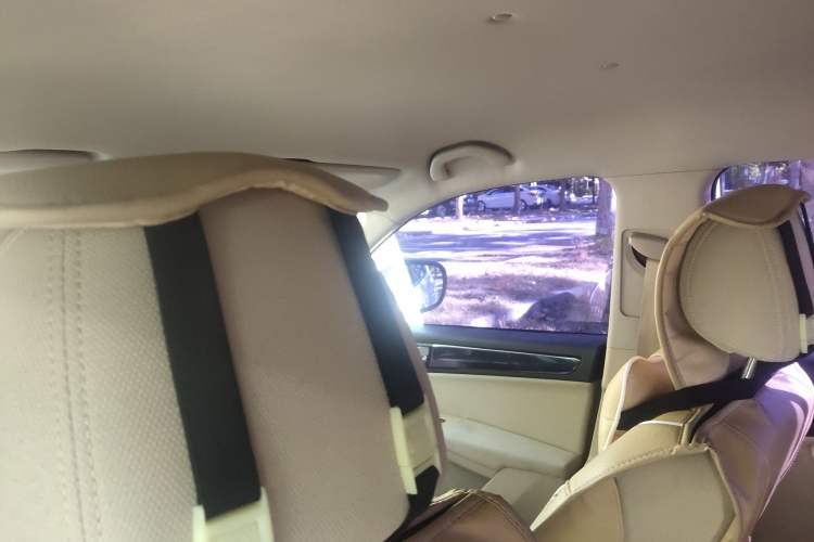 Used Brilliance V5 2012 1.6L Automatic Prestige Model Headliner