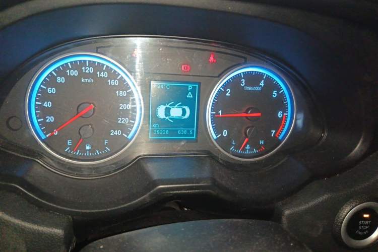 Used Brilliance V5 2012 1.5T Automatic Two-Wheel Drive Luxury Version Instrument Cluster