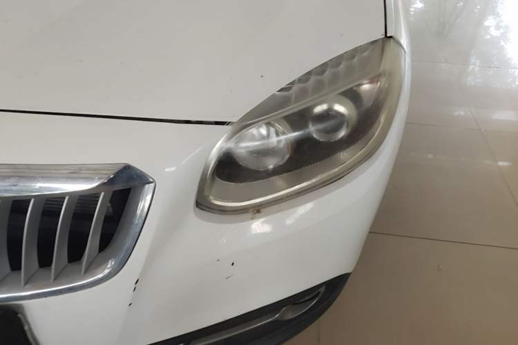 Used Brilliance V5 2012 1.6L Manual Luxury Model Left Front Headlight