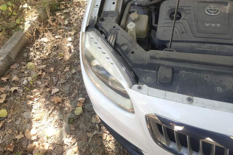 Used Brilliance V5 2012 1.6L Automatic Prestige Model Right Front Headlight