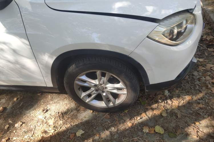 Used Brilliance V5 2012 1.6L Automatic Prestige Model Right Front Wheel Hub