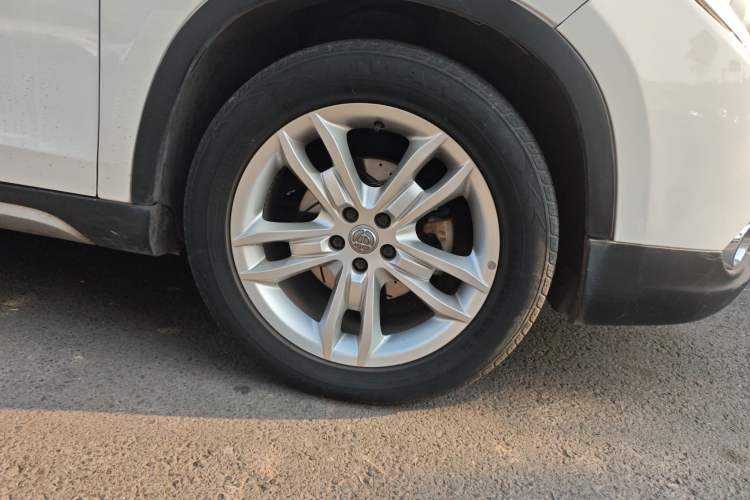 Used Brilliance V5 2012 1.5T Automatic Two-Wheel Drive Sport Version Right Front Wheel Hub