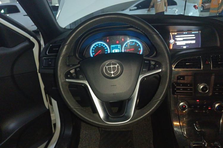 Used Brilliance V5 2012 1.5T Automatic Two-Wheel Drive Luxury Version Steering Wheel
