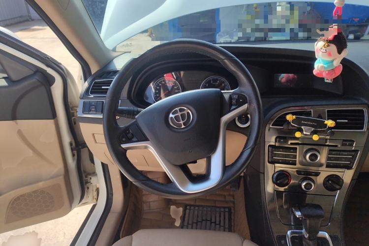 Used Brilliance V5 2012 1.6L Automatic Luxury Version Steering Wheel