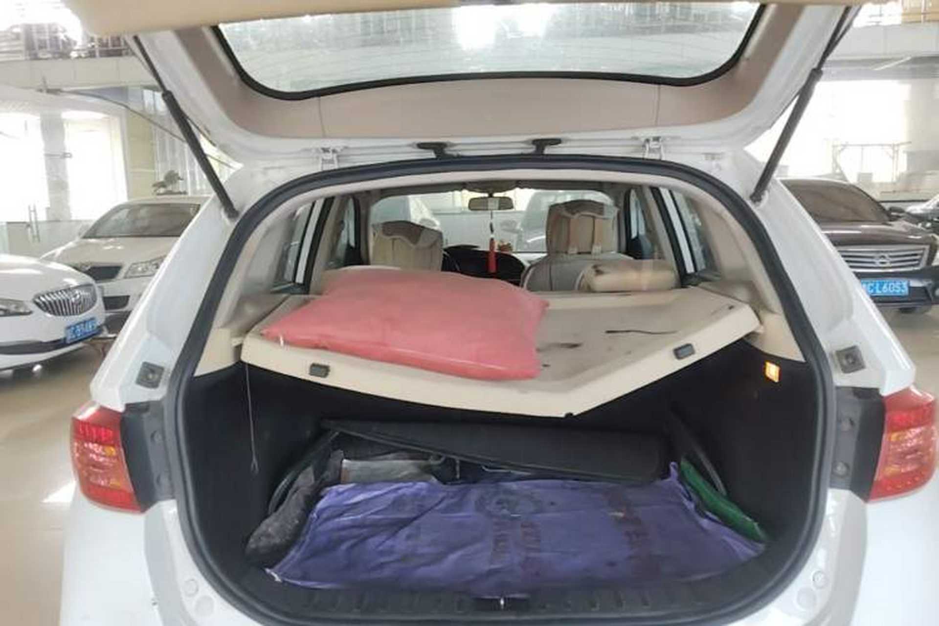 Used Brilliance V5 2012 1.6L Manual Luxury Model Trunk
