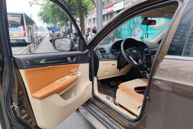Used Brilliance V5 2012 1.6L Automatic Luxury Version Driver Seat