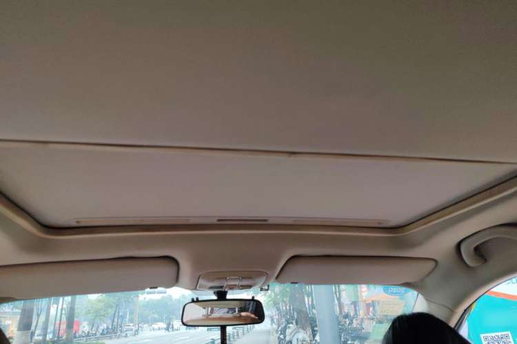 Used Brilliance V5 2012 1.6L Automatic Luxury Version Headliner