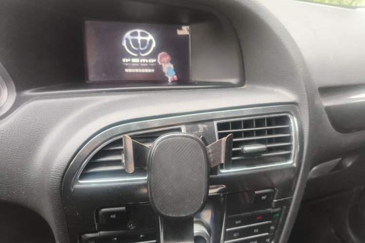 Used Brilliance V5 2014 1.5T Automatic Two-Wheel Drive Sport Model Audio And AC Panel