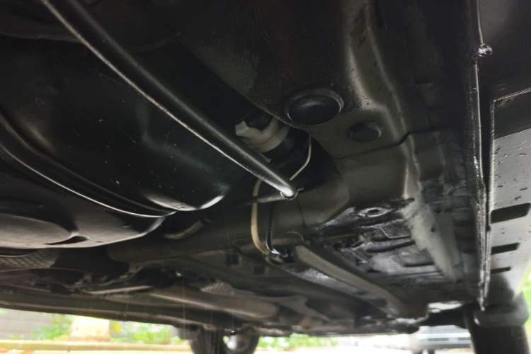Used Brilliance V5 2014 1.5T Automatic Two-Wheel Drive Sport Model Chassis Rear Right