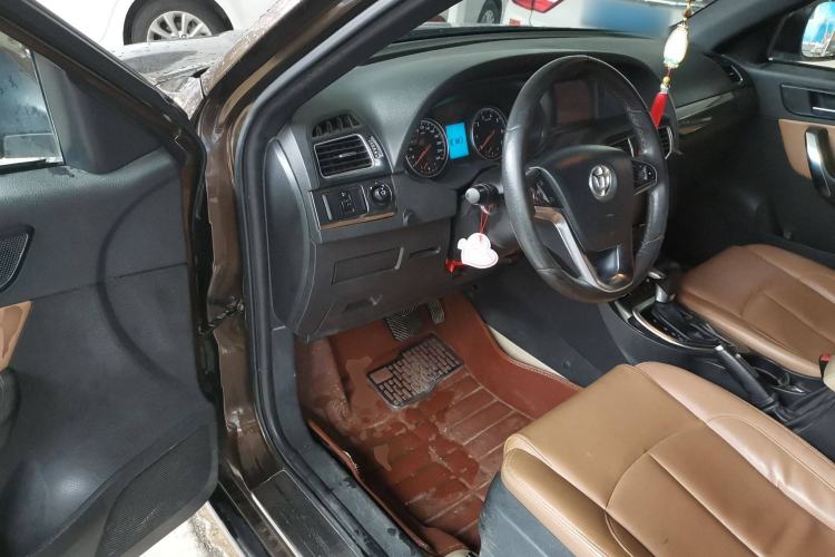 Used Brilliance V5 2014 1.5T Automatic Two-Wheel Drive Luxury Version Driver Seat