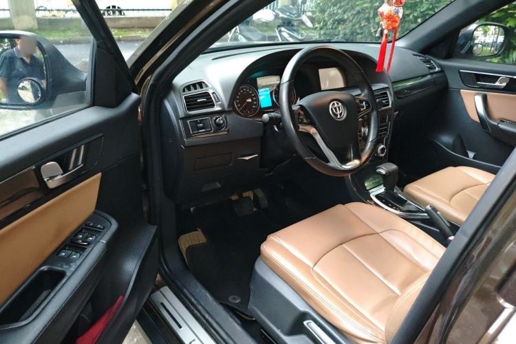 Used Brilliance V5 2014 1.5T Automatic Two-Wheel Drive Luxury Version Driver Seat