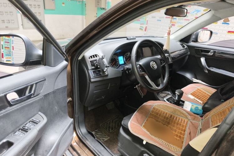 Used Brilliance V5 2014 1.6L Automatic Comfort Model Driver Seat