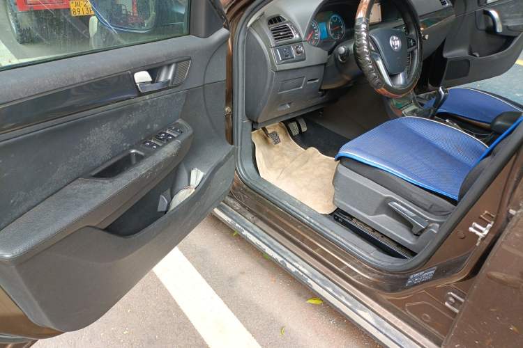 Used Brilliance V5 2014 1.6L Manual Comfort Model Driver Seat